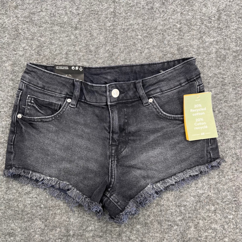 H&M Divided Women 4 Washed Black Low Waist Denim Shorts Raw Hem Frayed Stretch